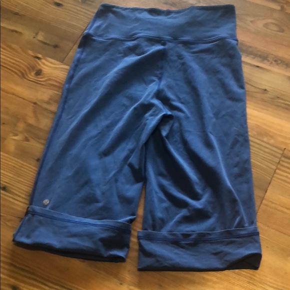Lululemon VINTAGE Convertible snap bottom cropped - Picture 4 of 8